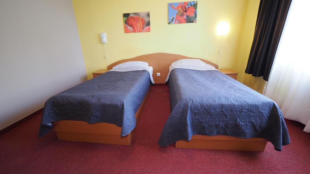 Karat Bed and Breakfast Malbork Exteriör bild