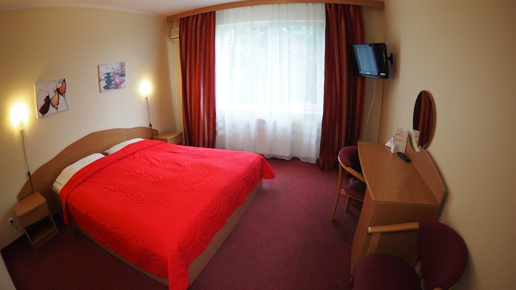 Karat Bed and Breakfast Malbork Exteriör bild